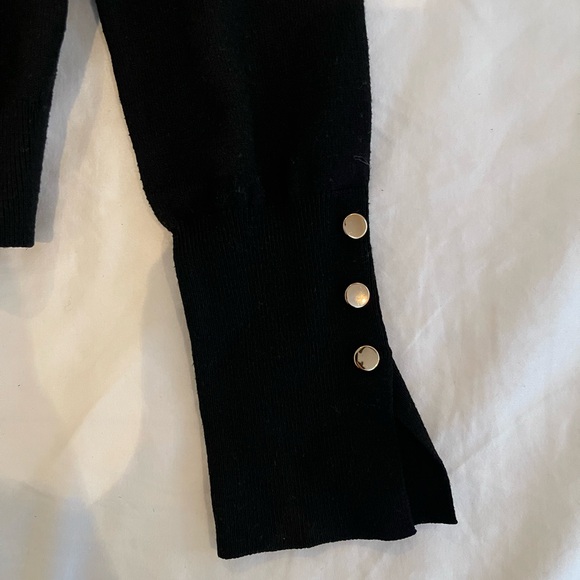 Active USA Black V-Neck Sweater with Button Cuffs size medium - Picture 2 of 3